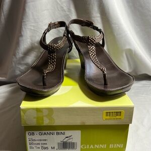 Gini Bini 9.5M bronze leather. Platform wedge sandal